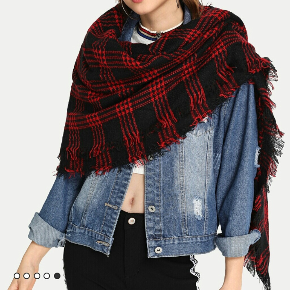 ππSALEππ Frayed Trim Plaid Scarf - Picture 4 of 5